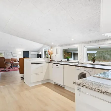 Keke - 2-5km From The Sea By Interhome